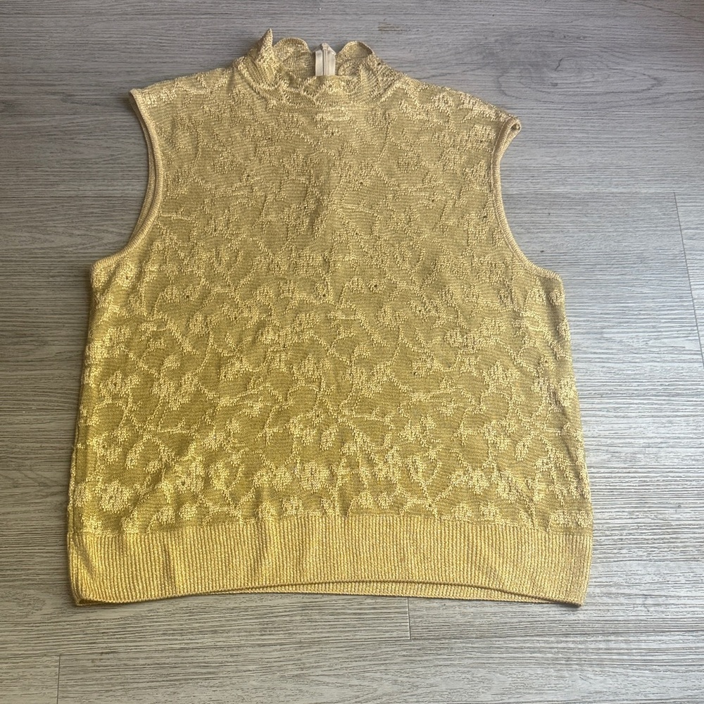 St. John Elegant Gold Lace Sleeveless Top